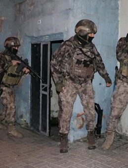 Tefecilere Y&ouml;nelik Geniş Kapsamlı Operasyon: 23 Kişi Tutuklandı