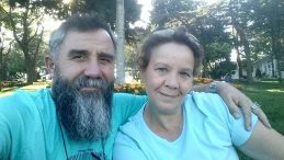 Terzi &ouml;lm&uuml;ş, eşi baygın bulunmuştu: Olayda cam balkon detayı!