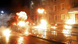 Tiran'da Başbakanlık Binasına Molotof Kokteyli İle Saldırı Ger&ccedil;ekleşti