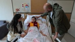 Top Oynarken Beyin Kanaması Ge&ccedil;iren &Ccedil;ocuk, Şehir Hastanesi'nde Hayata Tutundu