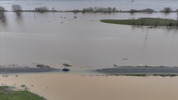 Tunca Nehri'nde Uyarı Seviyesi Kırmızıya Y&uuml;kseldi
