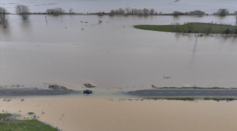 Tunca Nehri'nde Uyarı Seviyesi Kırmızıya Y&uuml;kseldi