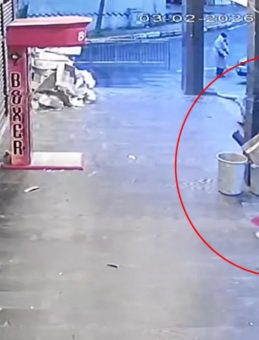 T&uuml;rk Bayrağını İndiren Ş&uuml;pheli G&ouml;zaltına Alındı