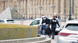 T&uuml;rk Polisi Alarmda: D&uuml;nya Louvre'un M&uuml;cevherlerini Araştırıyor