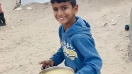 T&uuml;rk yardım dernekleri Gazze&rsquo;de a&ccedil;lıkla m&uuml;cadele eden &ccedil;ocuklara umut oluyor