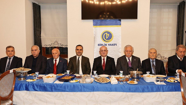 Türkiye Gönüllü Teşekküller Vakfı ve Birlik Vakfı İftar Programı İstanbul'da Gerçekleştirildi