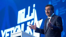 T&uuml;rkiye Y&uuml;ksek Gelirli &Uuml;lkeler Ligi Yolunda! Cevdet Yılmaz: Katma Değeri Y&uuml;ksek Yapı Şart