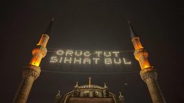 T&uuml;rkiye'deki Camilerde Teravih Namazı Kutlandı!
