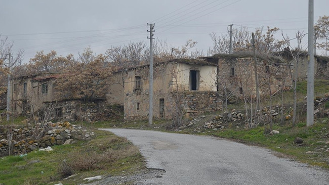 T&uuml;rkiye'nin 3 k&ouml;y&uuml;nde sadece birer kişi yaşıyor! İşte T&uuml;rkiye'nin en kalabalık k&ouml;y&uuml;