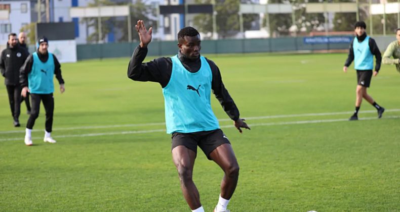 Uchenna Ogundu, Alanyaspor'dan Augsburg'a Ge&ccedil;ti!