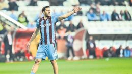 Umut Nayir Hırs Dolu