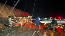 Uşak&rsquo;ta İş&ccedil;i Servisi Devrildi: 17 Yaralı!