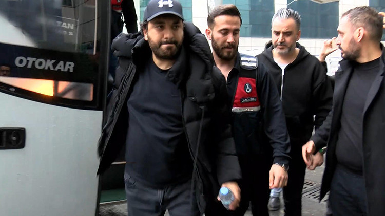 &Uuml;nl&uuml; İsimler Arasında Hasan Can Kaya ve Reynmen de Var: Uyuşturucudan G&ouml;zaltına Alınan 11 Kişi Serbest Bırakıldı