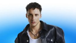 &Uuml;nl&uuml; Şarkıcı Edis G&ouml;zaltına Alındı, Adli Tıp S&uuml;reci Başladı