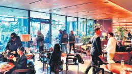 &Uuml;nl&uuml;lerin Mek&acirc;nı Clubhouse'a Narkotik Operasyonu