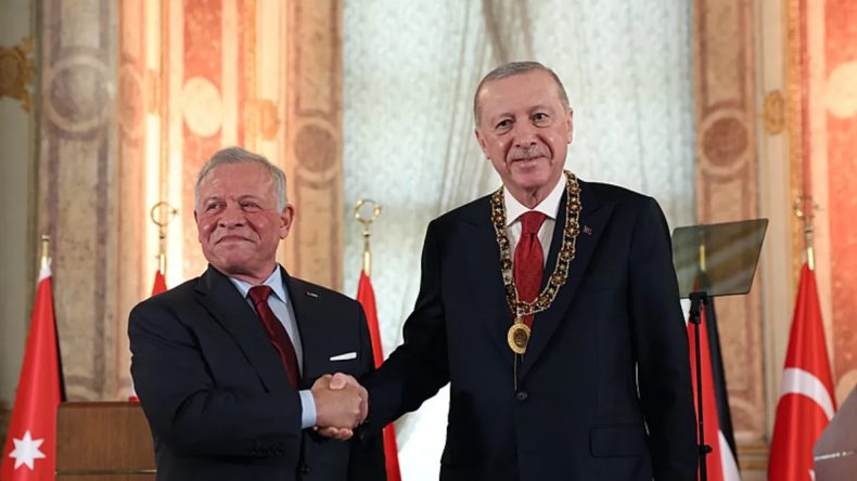 &Uuml;rd&uuml;n Kralı 2. Abdullah, Başkan Erdoğan'a "H&uuml;seyin Bin Ali Nişanı" Verdi