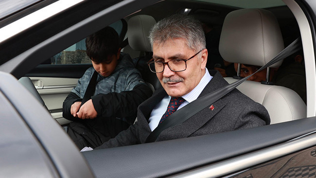 Validen Togg S&uuml;rprizi: &Ccedil;ocuklara K&ouml;y Turu Attırdı