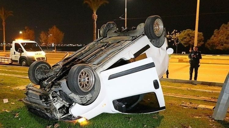 Van'da otomobil devrildi: 1 kişi hayatını kaybetti, 3 kişi yaralandı