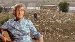 Vasiyet Bırakmıştı: 40 Yıl Boyunca Emek Verdiği Yere K&uuml;lleri D&ouml;k&uuml;ld&uuml;