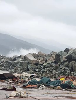 Yalova'da Deniz Taşkını: Yapılar Zarar Gördü