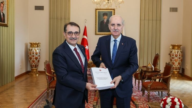 Yapay Zeka Araştırma Komisyonu Raporu TBMM Başkanında