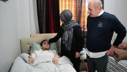 Yardım Etmek İstedi, 6 Yerinden Bı&ccedil;aklandı