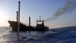 Yemen A&ccedil;ıklarında Mayın Patlaması: Y&uuml;k Gemisi Havaya U&ccedil;tu!