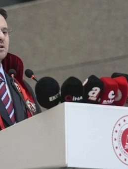 Yeni Adalet Bakanı Akın G&uuml;rlek Kimdir? Akın G&uuml;rlek Ka&ccedil; Yaşında?