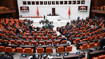 Yeni Bakanlar G&uuml;rlek ve &Ccedil;ift&ccedil;i, Bug&uuml;n Meclis'te Yemin Edecek