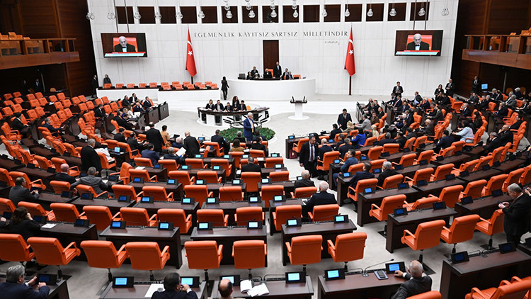 Yeni Bakanlar G&uuml;rlek ve &Ccedil;ift&ccedil;i, Bug&uuml;n Meclis'te Yemin Edecek