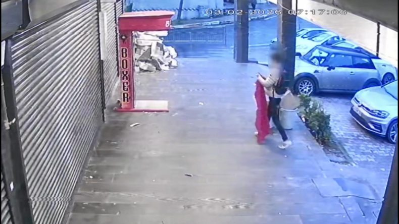 İş Yerinin &Ouml;n&uuml;ndeki T&uuml;rk Bayrağını İndiren Ş&uuml;pheli Yakalandı