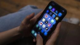 Yunanistan&rsquo;dan Radikal Hamle: 15 Yaş Altına Sosyal Medya Yasağı Gelecek