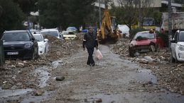 Yunanistan&rsquo;ı Fırtına Vurdu: Evler ve İş Yerleri Zarar G&ouml;rd&uuml;