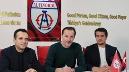 Yusuf Şimşek, Altınordu ile S&ouml;zleşme İmzaladı