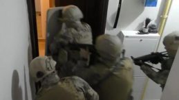 Zehir Tacirlerine Şafak Baskını: 700 Polis, 76 Ş&uuml;pheli Yakalandı