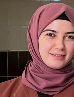 Zincirleme Kazada Yaralanan Hemşire Kurtarılamadı! Yaralılara M&uuml;dahale Ederken Ara&ccedil; &Ccedil;arpmıştı