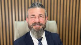11 yaşındaki kızının yanında katledildi