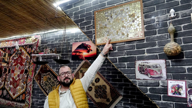 12 Yaşında Biriktirmeye Başladı: Elinde 600 Tane Var