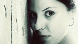 30 Metre Y&uuml;ksekliğindeki Falez Kayalıklarından D&uuml;şerek Hayatını Kaybetti