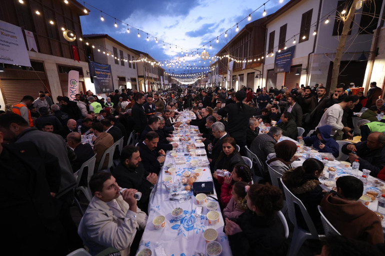 Bakan Kurum ve katılımcılar