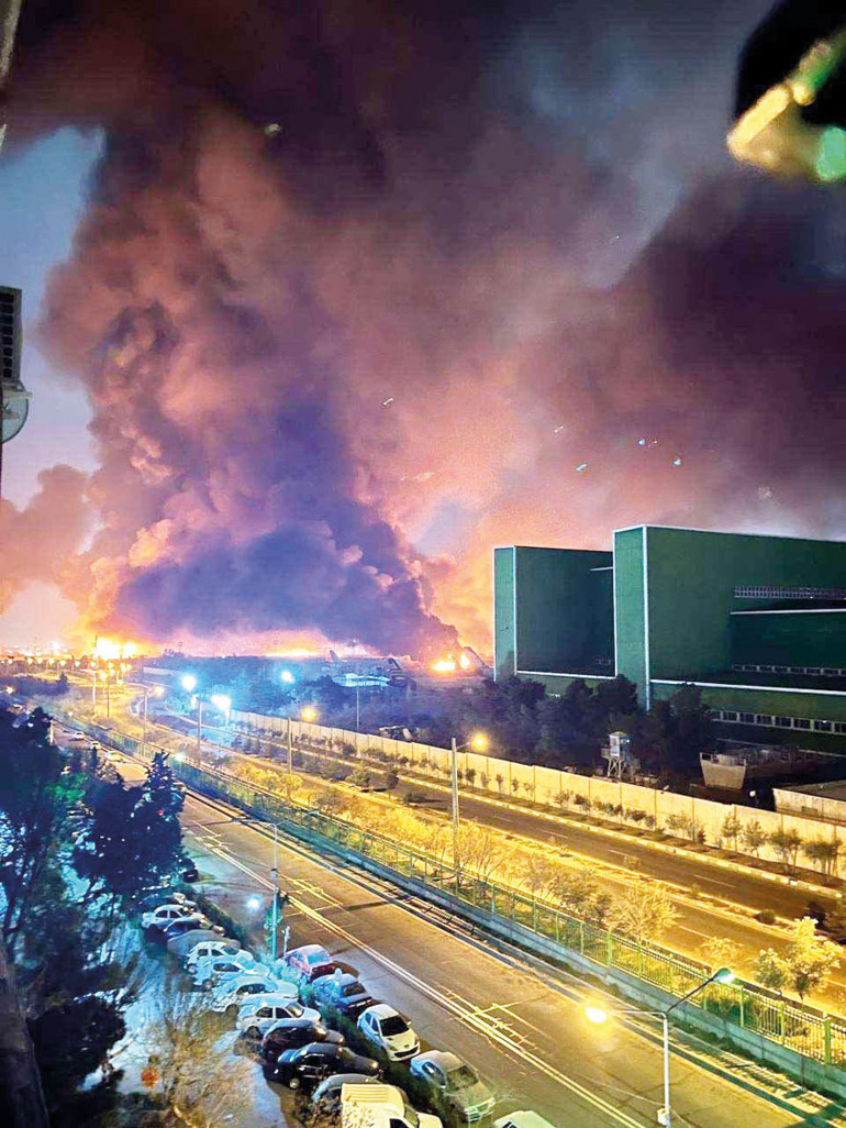 İran’daki Mehrabad Uluslararası Havalimanı’na saldırı düzenlendi.