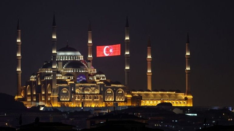 İstanbul Büyük Çamlıca Camisi