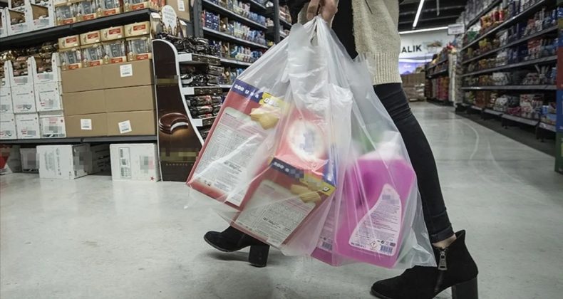 8 yılda 256 milyar TL'lik katkı! &Uuml;cretli plastik poşet ile 2,8 milyon ton atık &ouml;nlendi