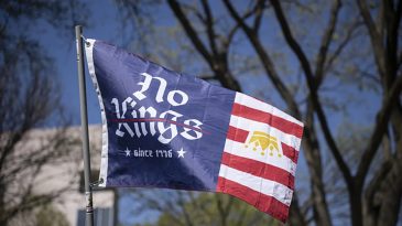 ABD&rsquo;de Trump&rsquo;a B&uuml;y&uuml;k Şok: Savaş Karşıtı Milyonlarca Kişi Krallara Hayır Sloganı ile Meydanlardaydı