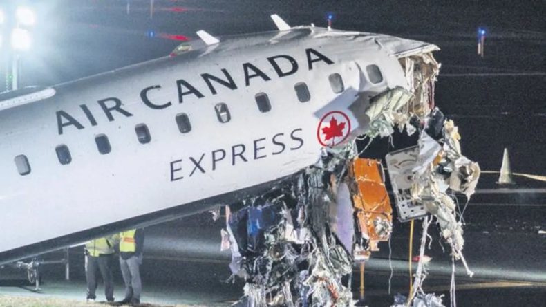 ABD’de Uçak, İtfaiye Aracıyla Çarpıştı: 2 Ölü