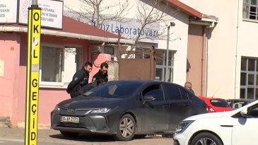 Acı haber geldi! İstanbul'da lise &ouml;ğrencisinin bı&ccedil;akladığı &ouml;ğretmen hayatını kaybetti