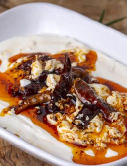 Acı Severler Buraya! Damak &Ccedil;atlatan Lezzetiyle Sofraların Vazge&ccedil;ilmezi: Atom