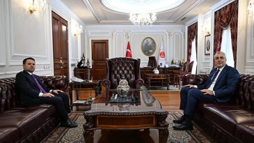 Adalet Bakanı G&uuml;rlek, Bakan Işıkhan ile Bir Araya Geldi