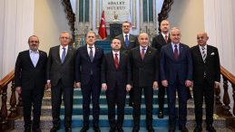 Adalet Bakanı G&uuml;rlek, T&uuml;rkiye İhracat&ccedil;ılar Meclisi heyetini kabul etti