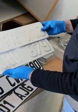 Adana'da Sahte Plaka &Ccedil;etesine Baskın: 4 Ş&uuml;pheli Tutuklandı